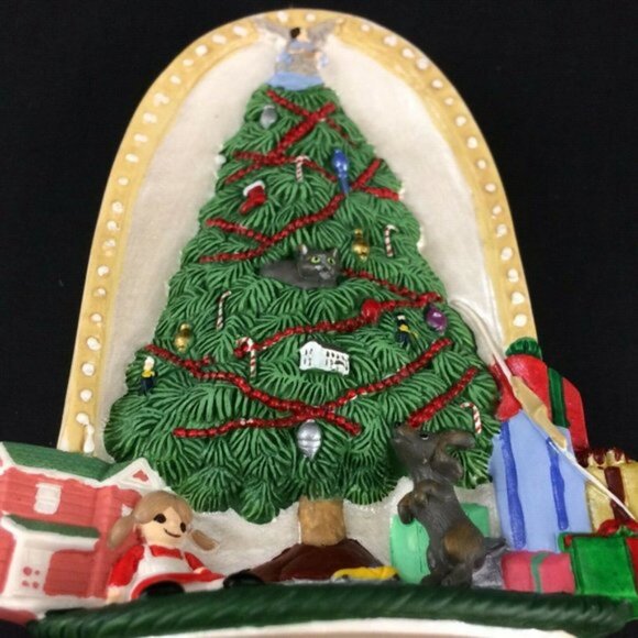 1995 Christmas Morning Hallmark Decoration Ornament Tree Presents Cat Dog Family - Picture 3 of 12